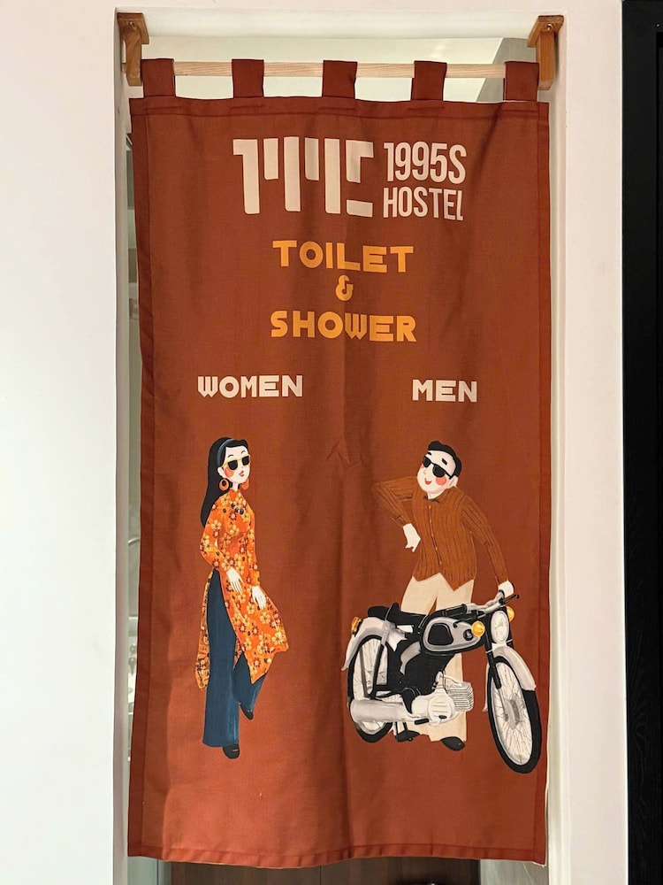 1995S HOSTEL
