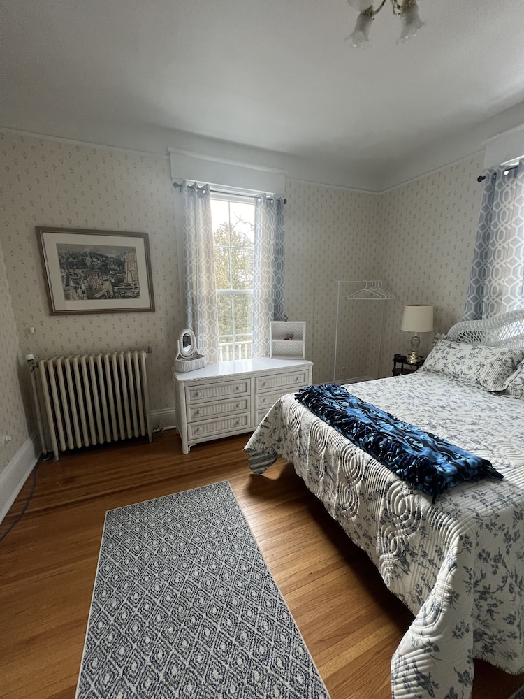 Century Elms Bed and Breakfast view 4