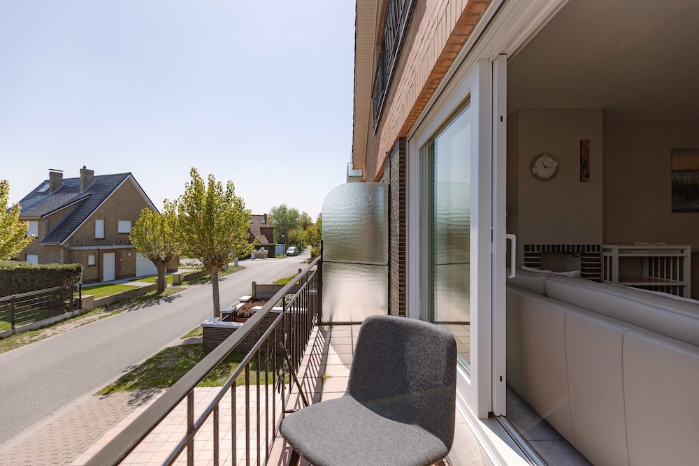 Huswell - Villa Near Beach With Double Parking
