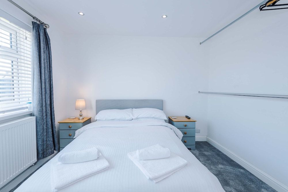 Modern 1BR Apartment in Whitefield