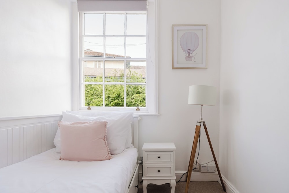 Stylish Townhouse Annexe Cheltenham