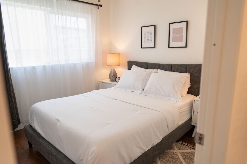 Spacious 4-bedroom Home With Large Yard AND Garage Near Knott S Berry Farm p67