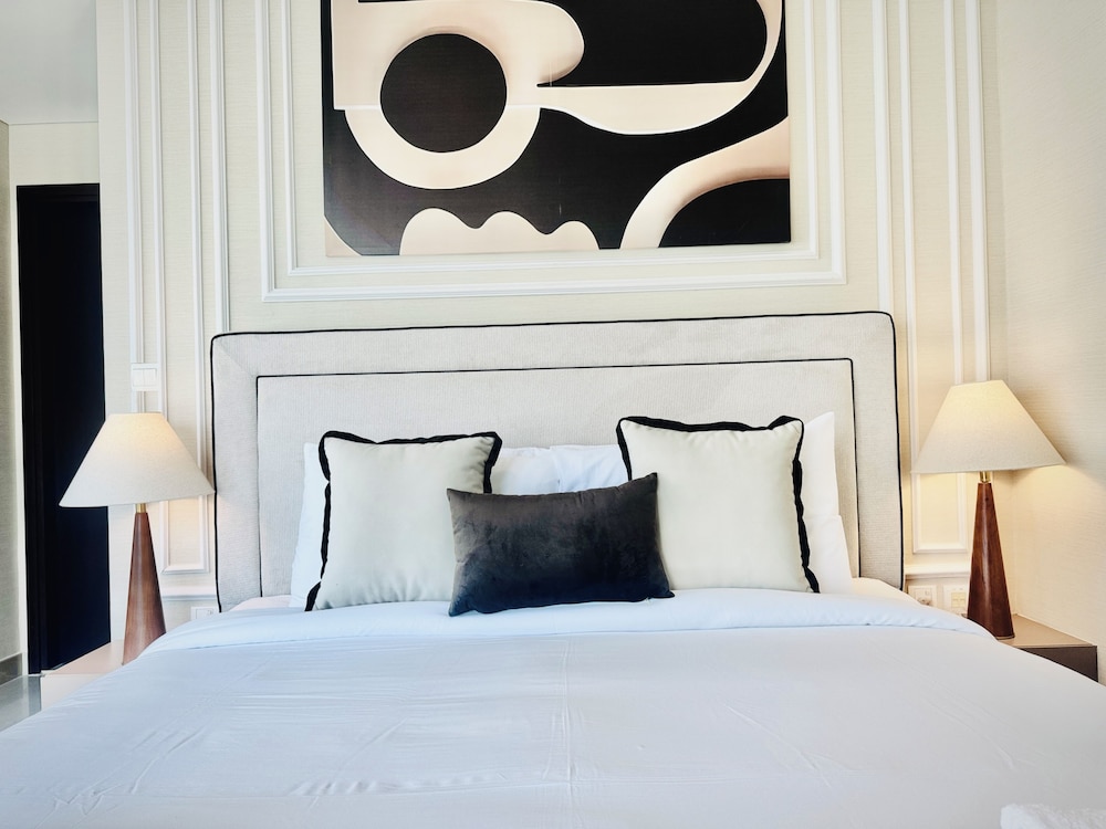 Venduras Sleek 1BR Near Burj Khalifa