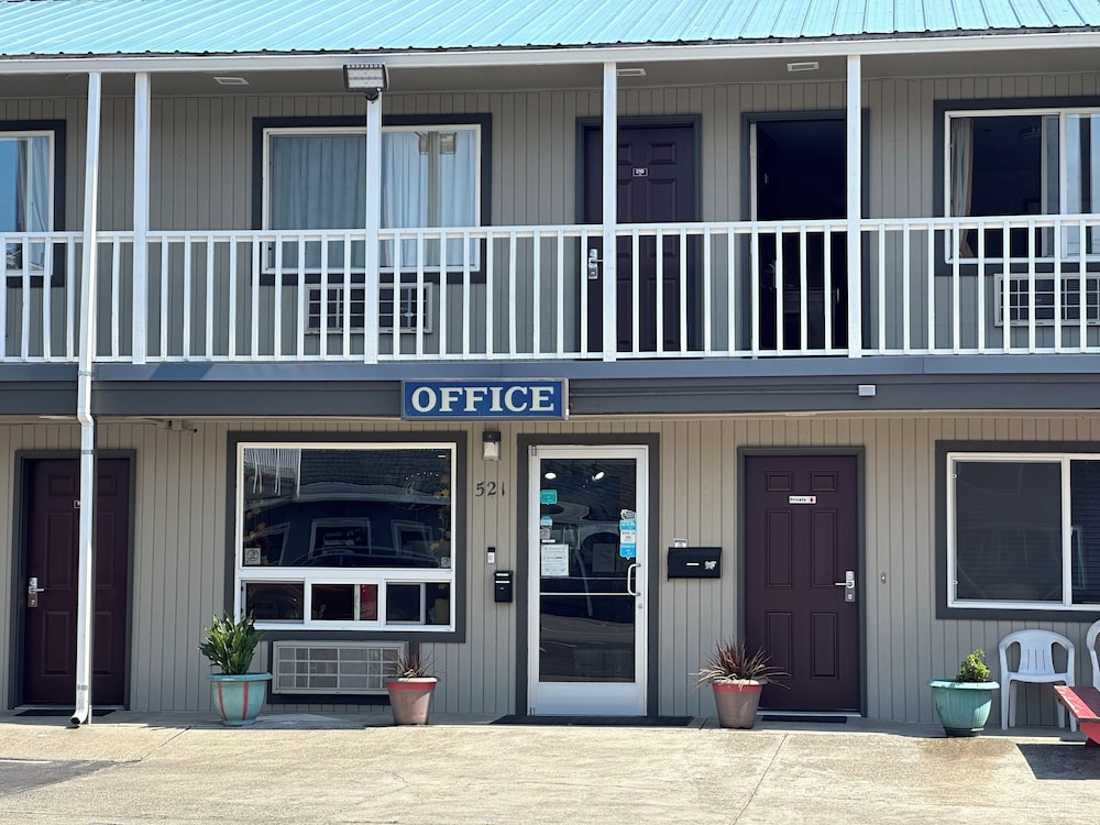 The Royal Victorian Motel