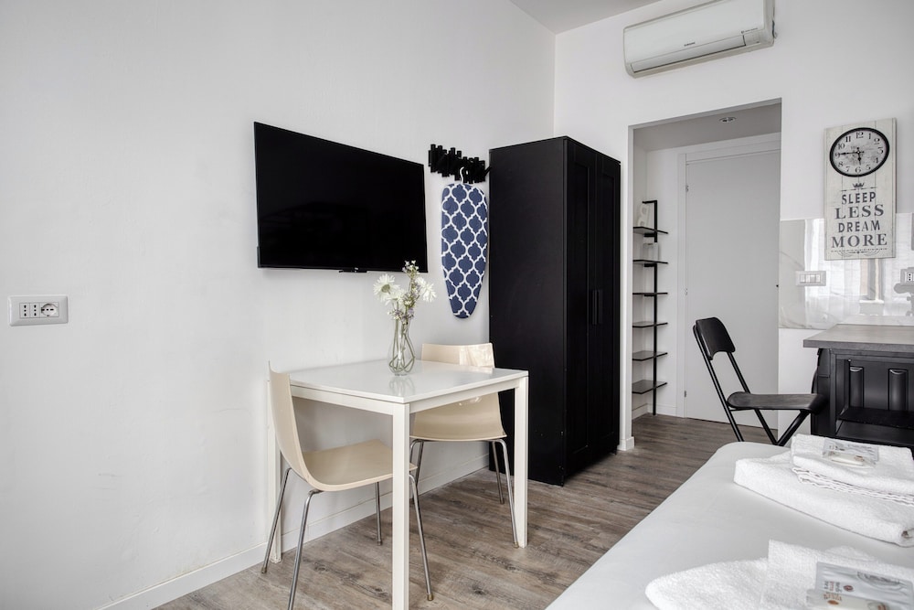 Elegant Studios near Station