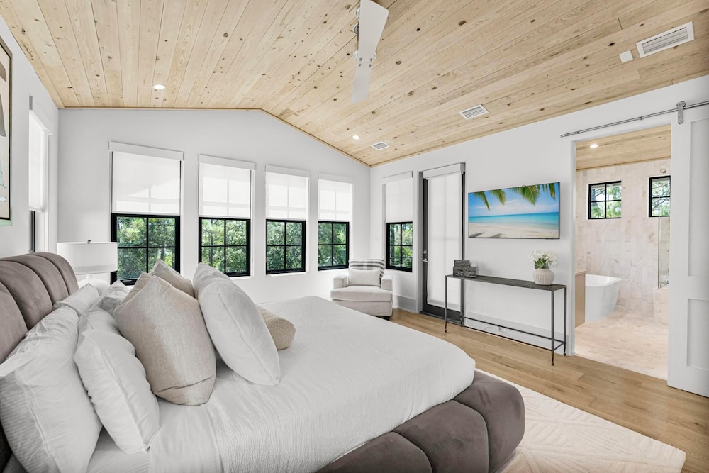 30A Beach House - Mia's Beach House