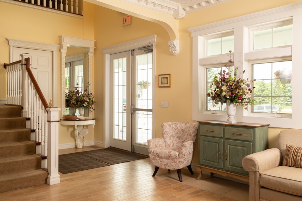 The Oakwood Inn Okoboji - Adults Only