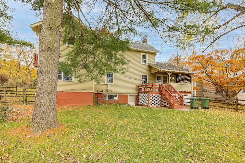 Updated Getaway w/ Sauna & Yard in Bloomsbury!