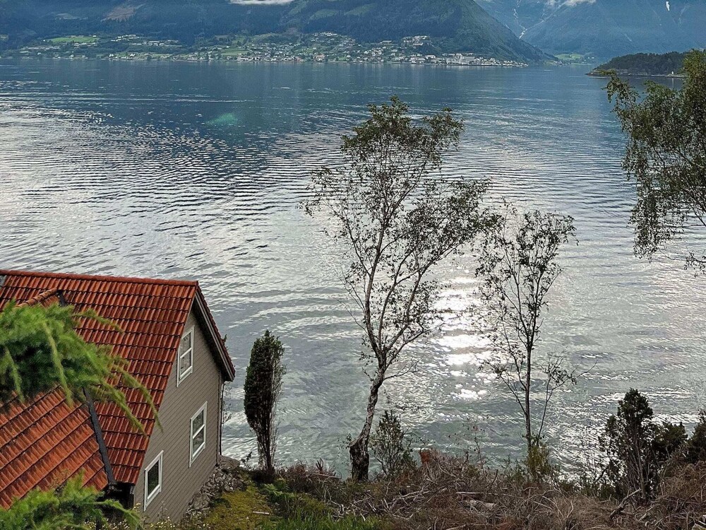6 Person Holiday Home in Leikanger