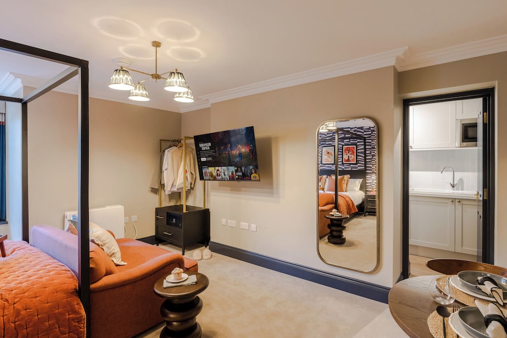 Your Apartment - Pembroke House