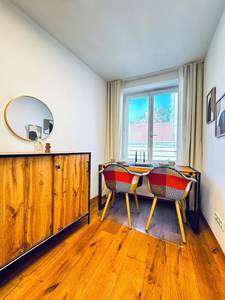 Comfortable Room Near Kaufpark Alterlaa