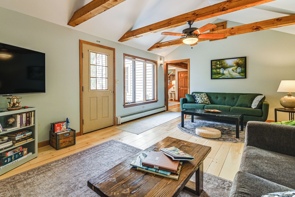 2 Mi to Beaches: Charming Kennebunk Family Home