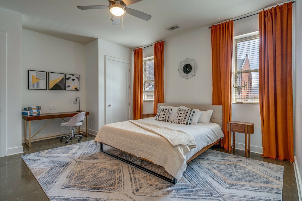Lofts At 30th - Urban Lodge - Mins to Broadway!