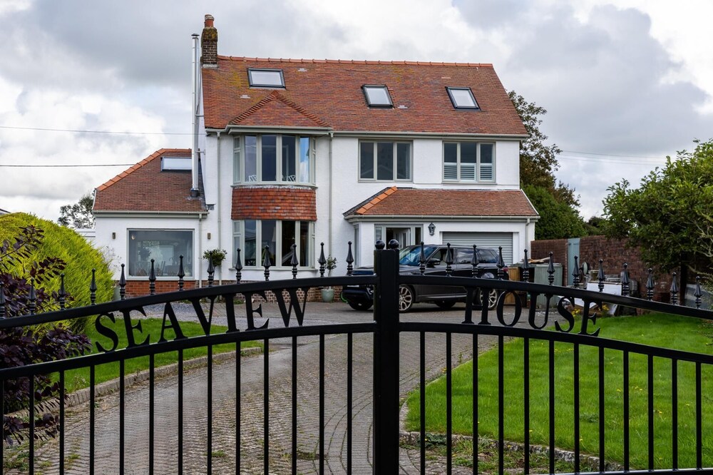 Seaview House - 5 Bedroom - Southgate