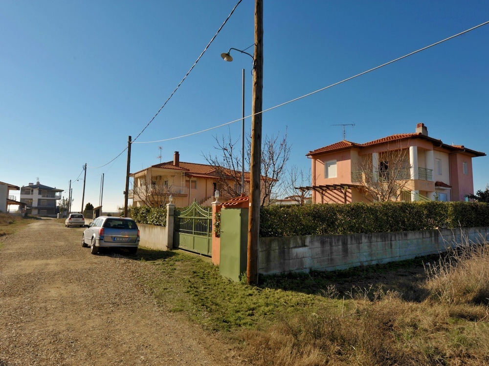 Photo 10
