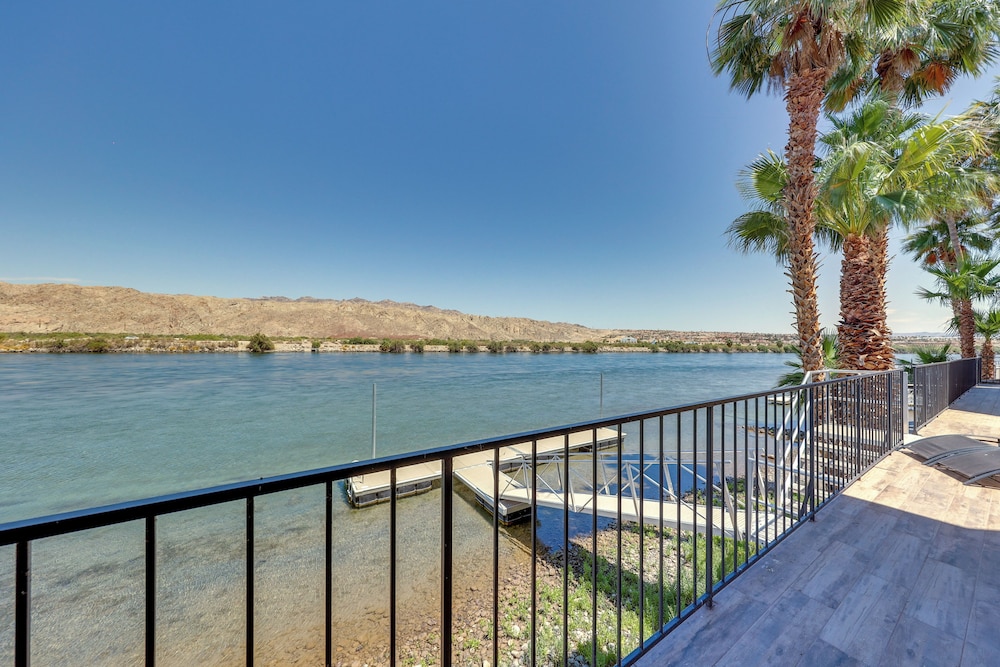 8 Mi to Laughlin Riverwalk: Waterfront Retreat