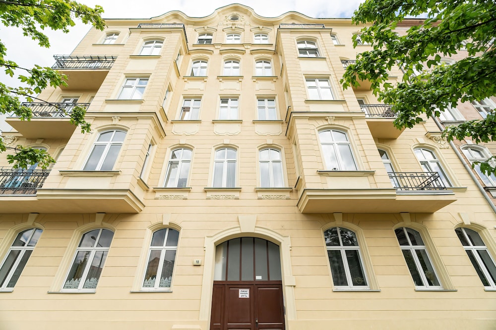 Charming Poznan Center Studio by Renters