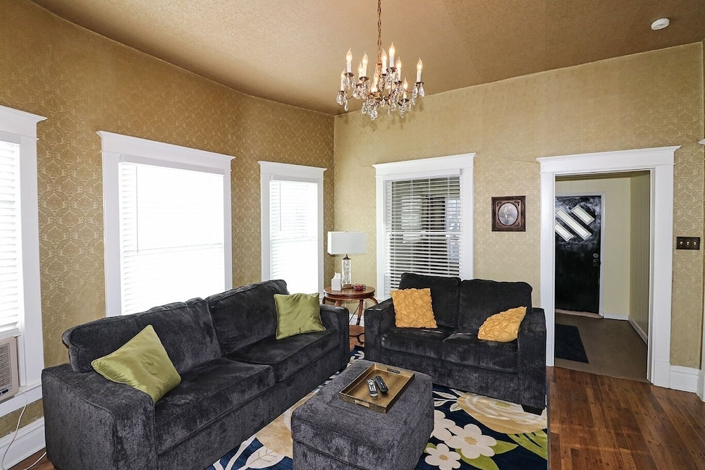 Vintage Parlor 2 Bedroom Home