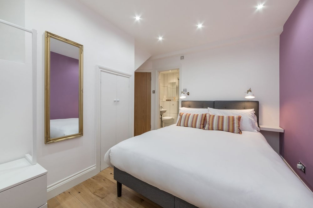 Home For All - Fitzrovia - by Frankie Says