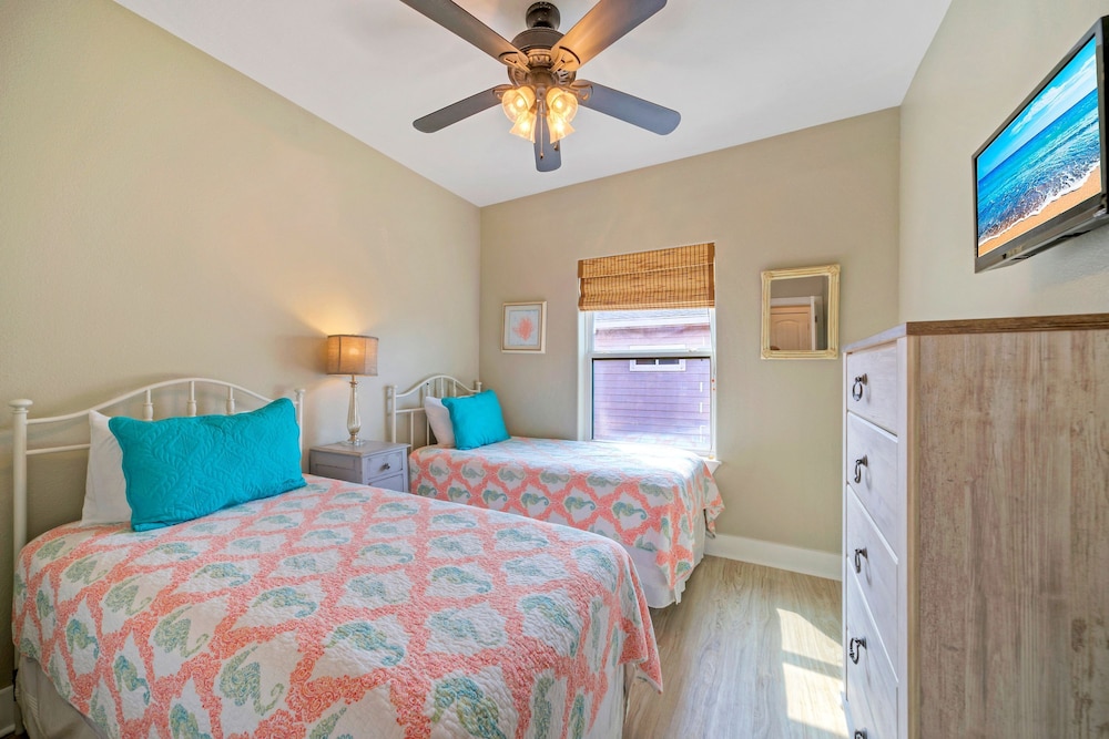 Casa Rosada by Avantstay Easy Beach Access Spacious Balcony Deck