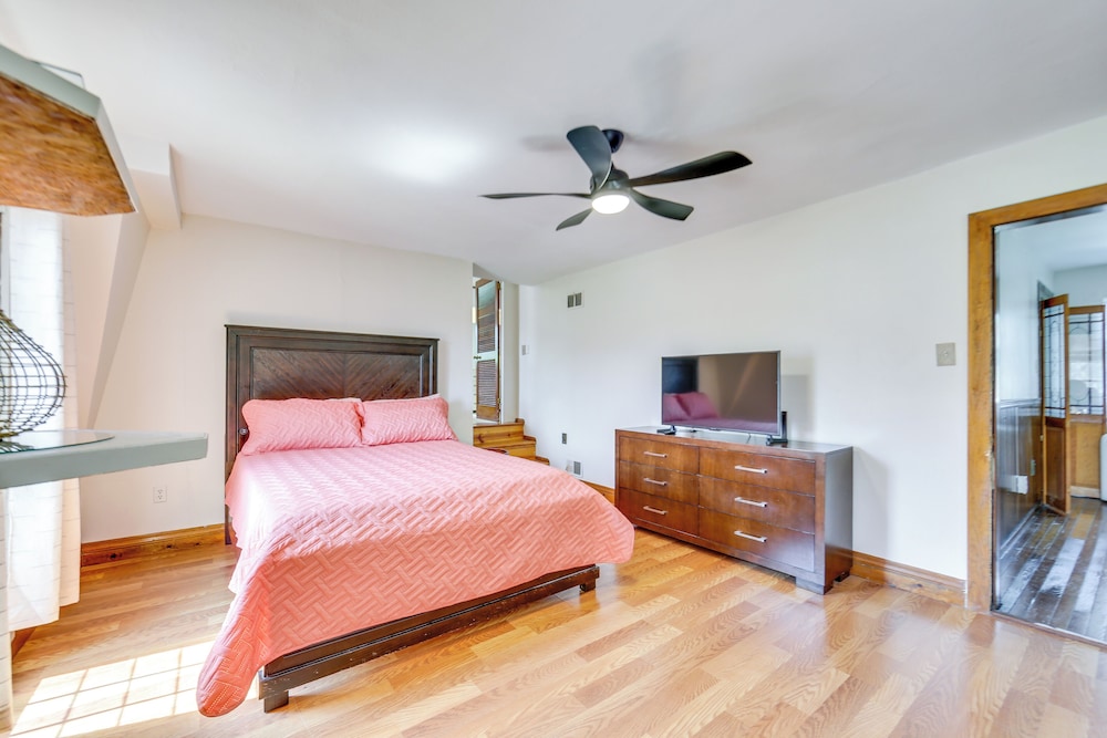 2 Mi to Dtwn Pittsburgh: Family-friendly Townhome!