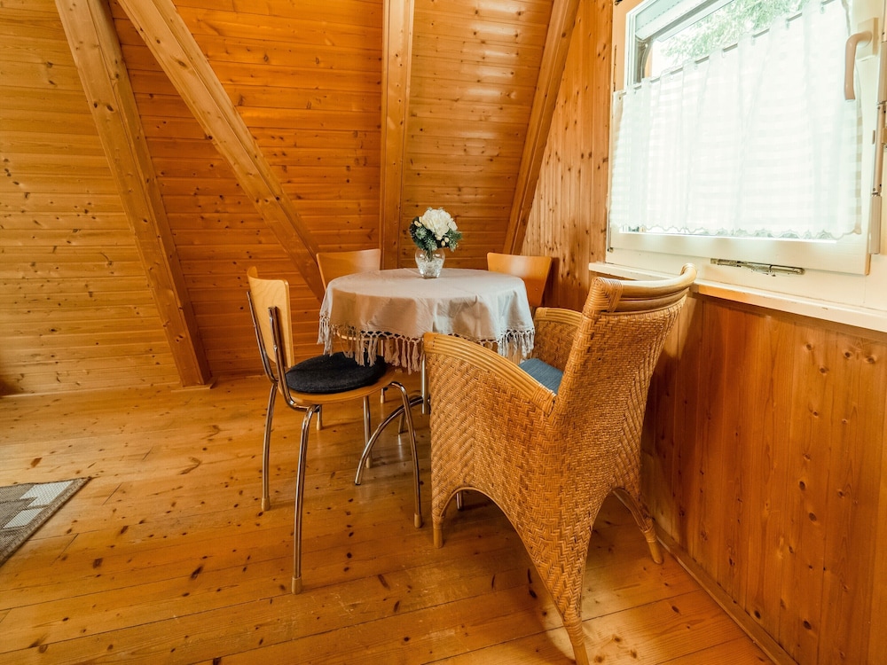 Cozy Forest Hideaway in Suhl