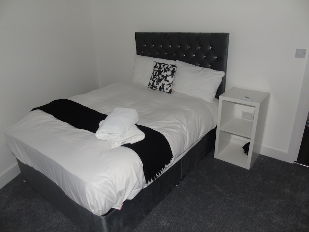 Captivating 1-bedroom Apartment in Bolton view 4