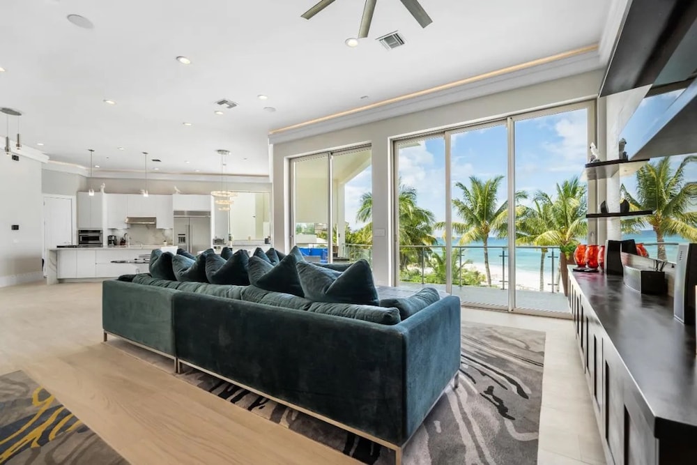 Trinity Villa in New Providence
