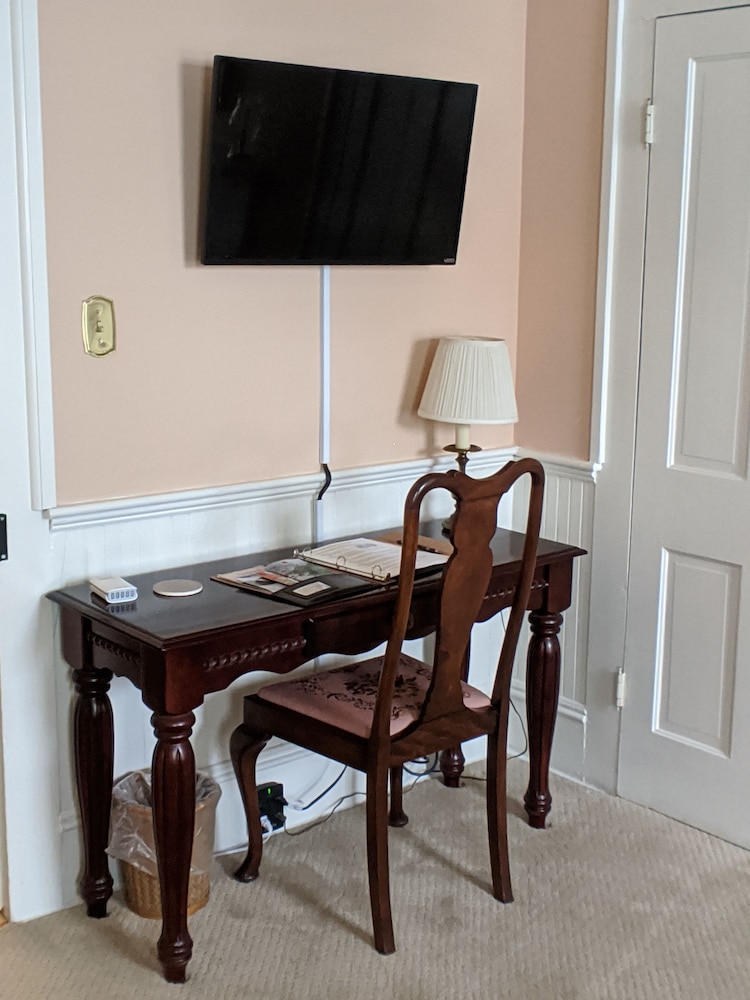 Benjamin Ellis House Bed & Breakfast