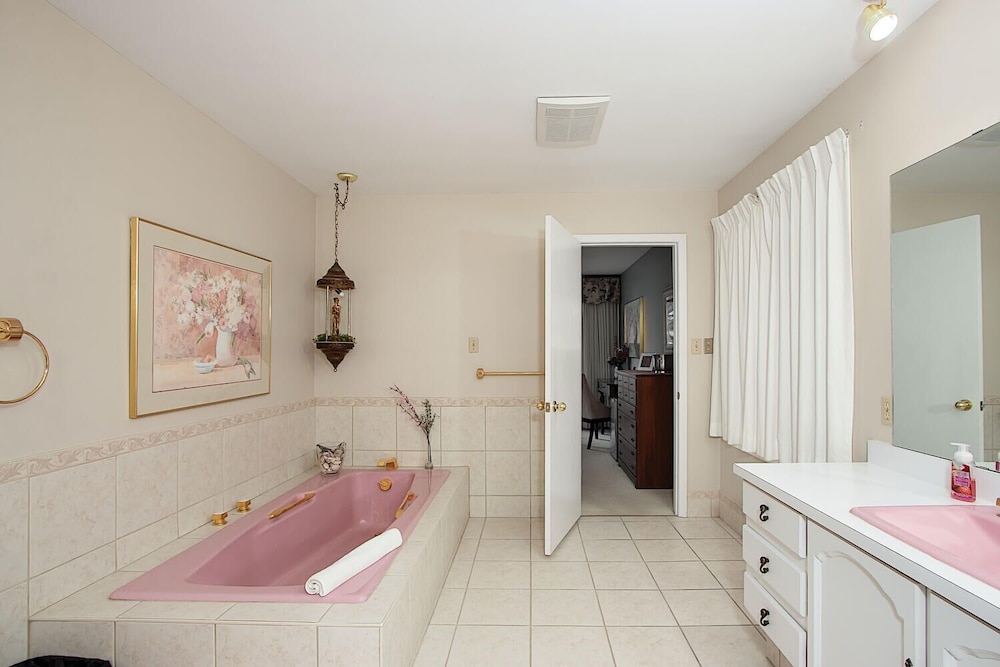 The Brentwood Waterfront Retreat