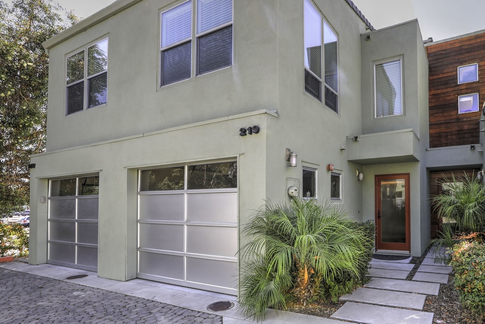 219 San Miguel 2 Bedroom Townhouse by Redawning view 4