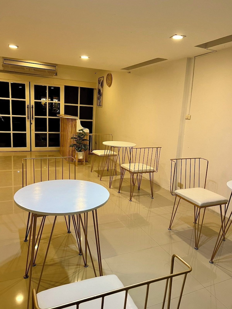 Comfy Crib Hostel 2