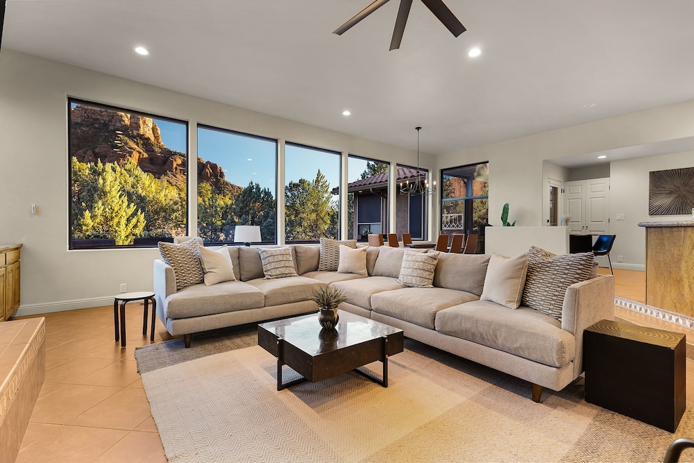 Mammoth Rock Splendor-close to Town Huge Spa Game Room