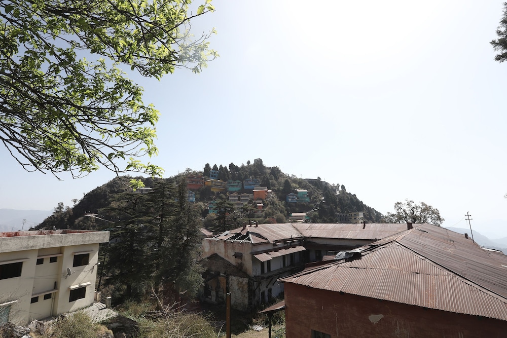 OYO 12437 Home Valley View 2BHK Villa Gun Hill