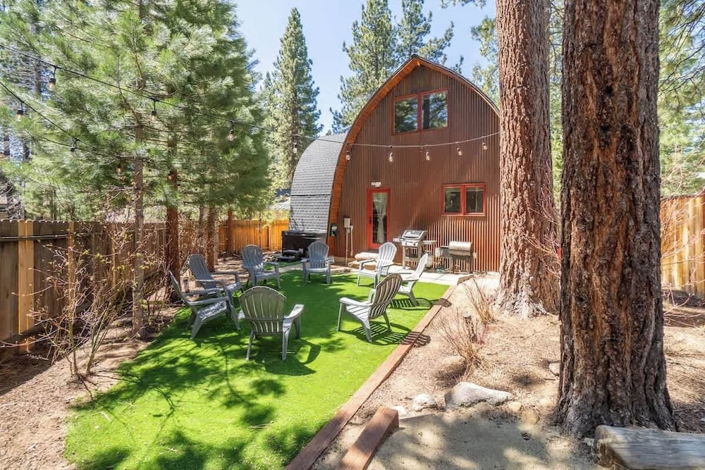 The Canoe Cabin