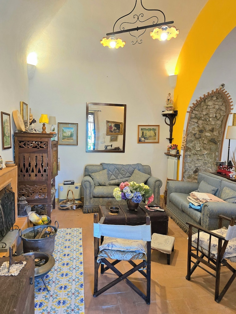 Tramonti Divini Amalfi Country House