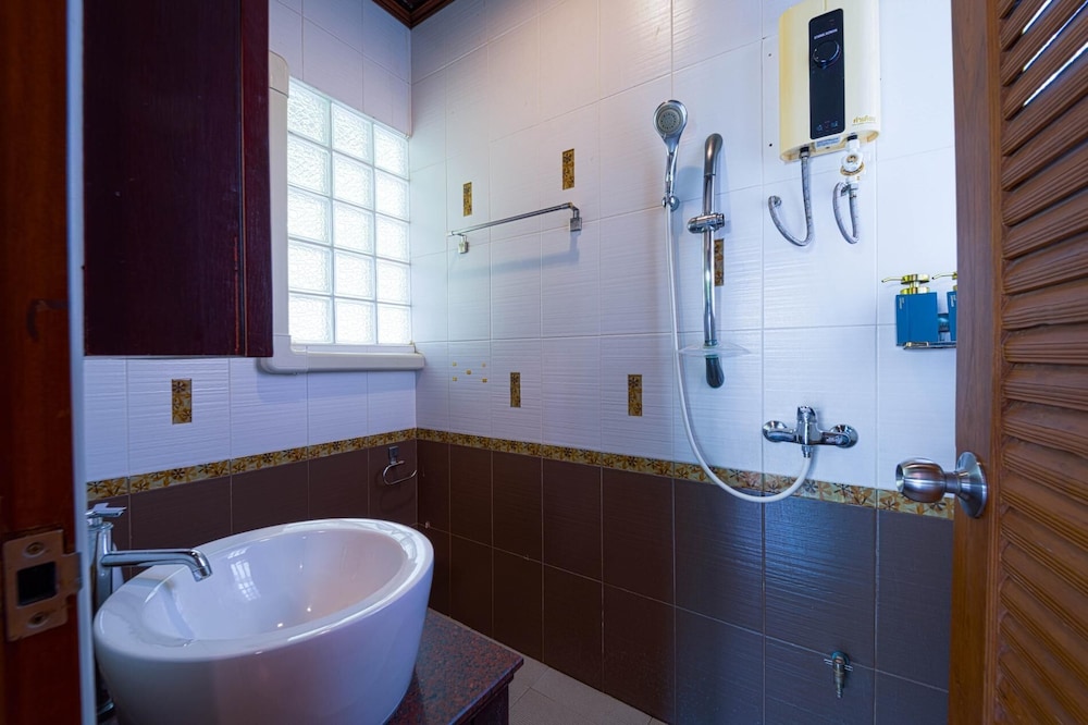 Fantastic Resort Near Town Location BS88