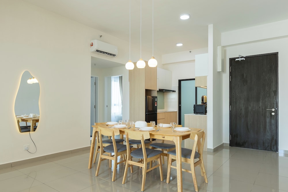 Sunshine Residence Suites