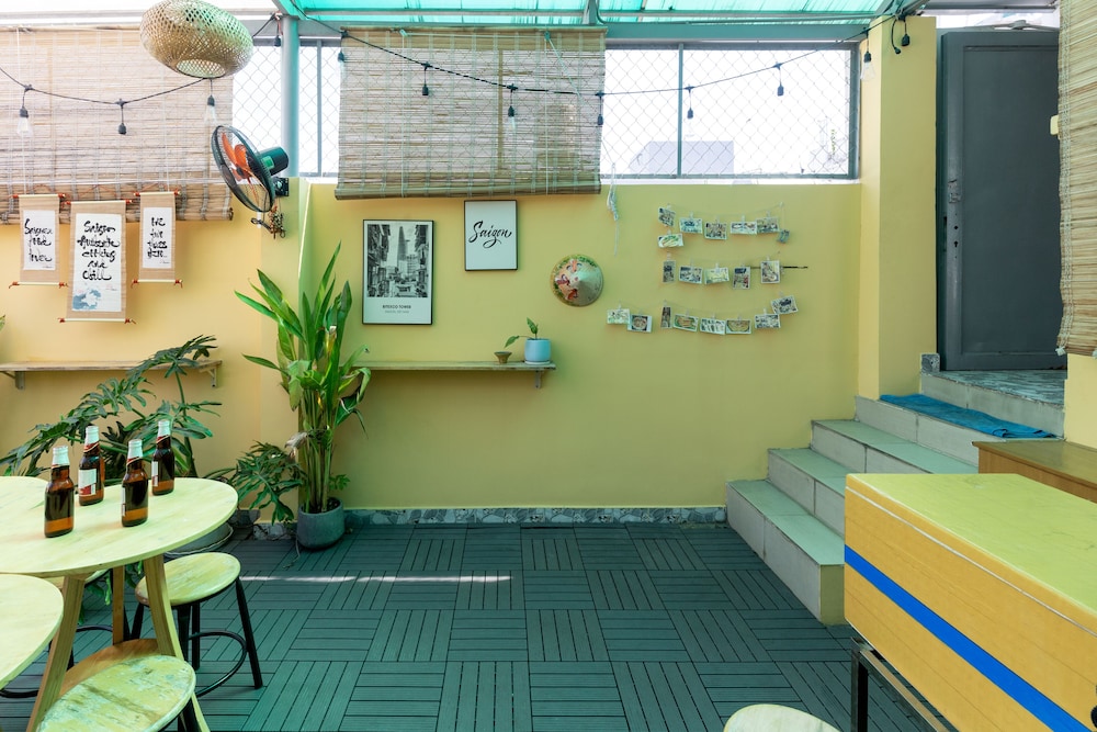 Saigon Authentic Hostel & Tours
