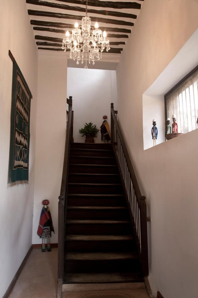 Hiliki House