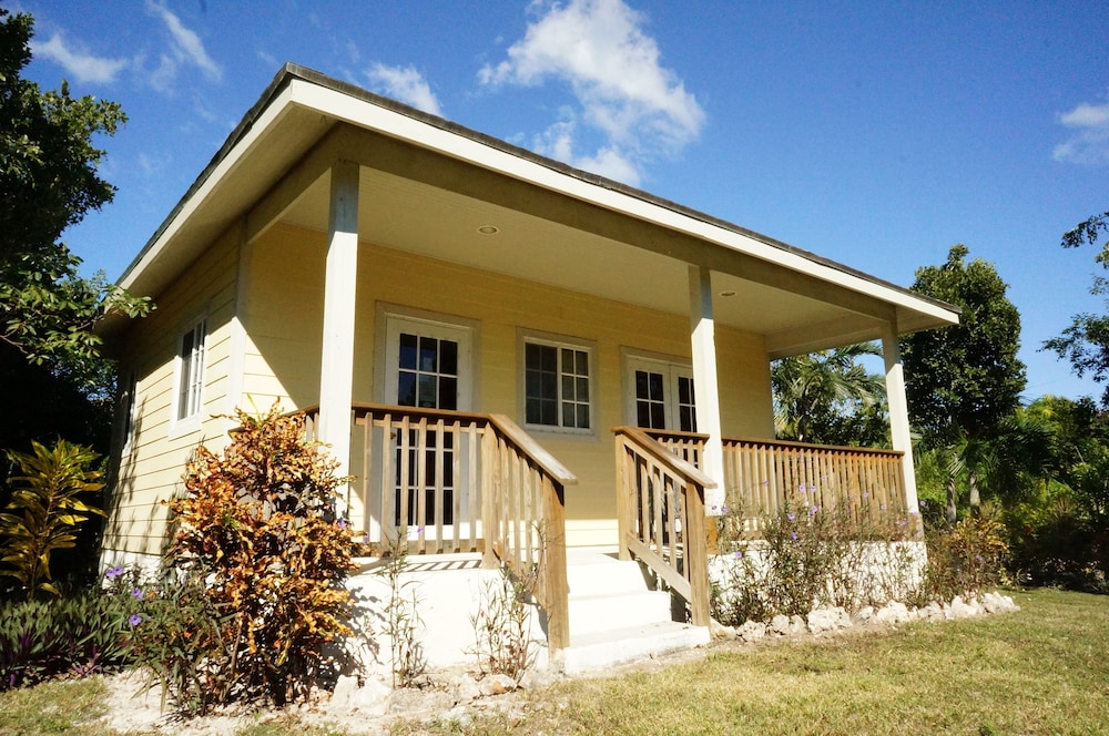Island Seaside Suites - Property Image 11