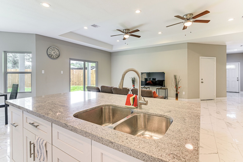 11 Mi to Dtwn Houston: Family Home w/ Yard