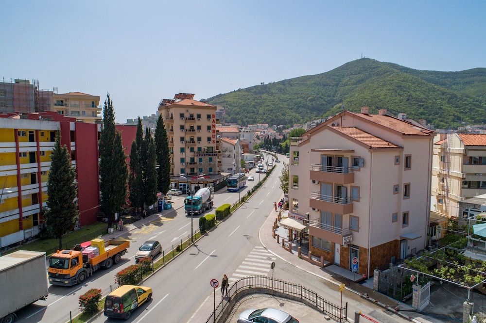 SMS Apartments