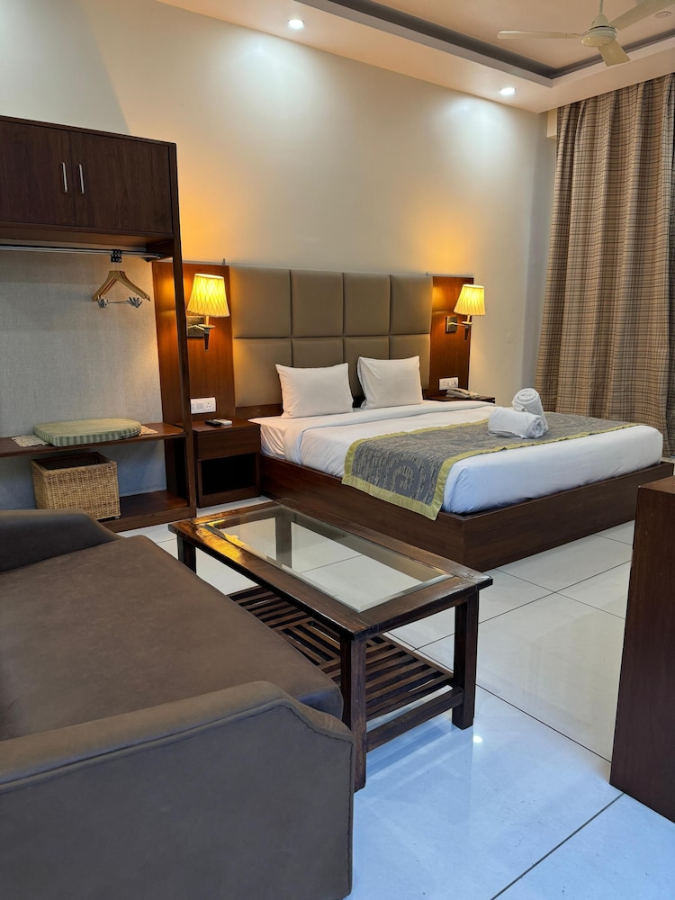 Hotel Manuni Inn Dharamshala