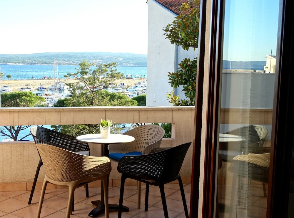 Comfort Beachfront Crikvenica Apartments