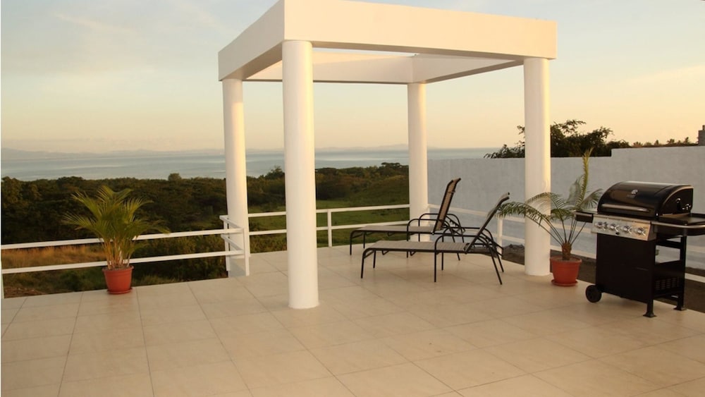 Fiji Luxury Pool Villa - view 8
