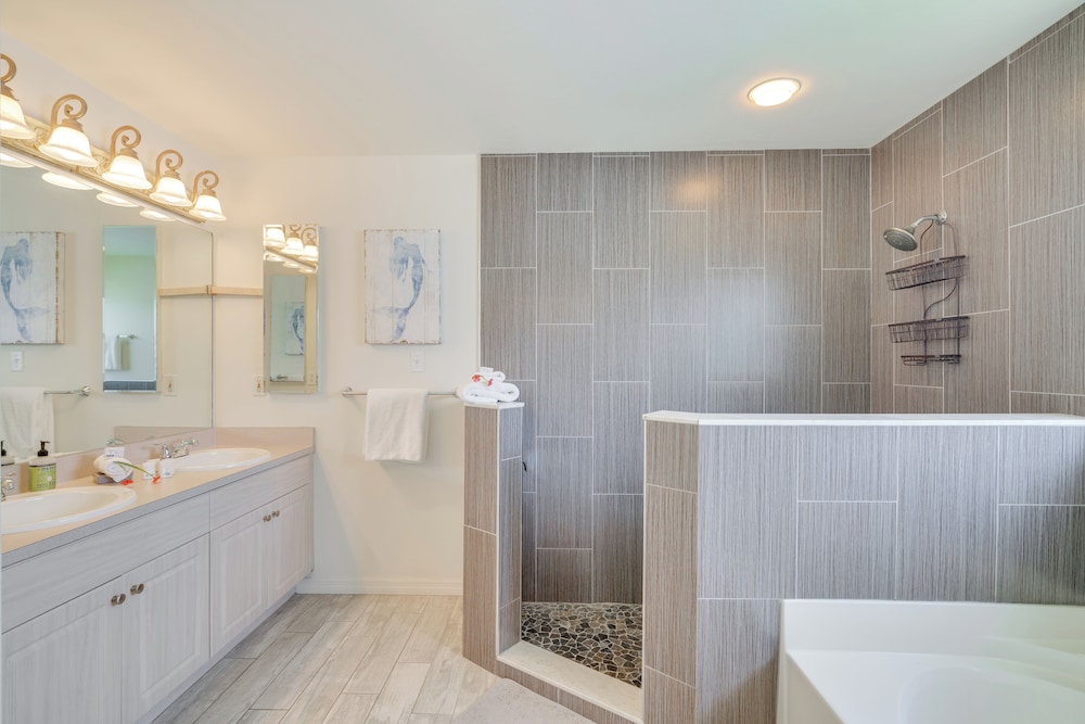 6 Mi to Coast: Cape Coral Family Home