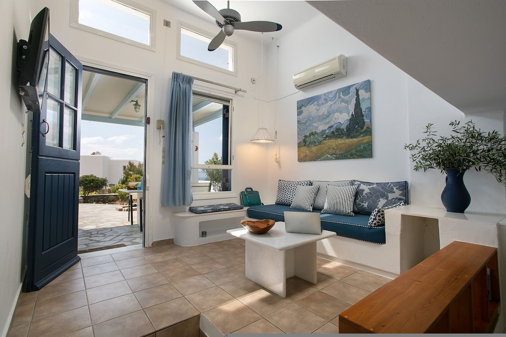 Sunset Beach House With two Bedrooms