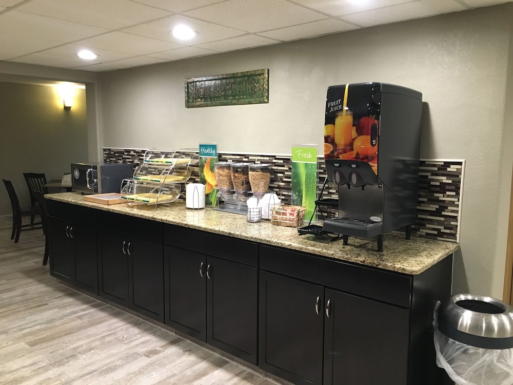 Quality Inn & Suites Winfield