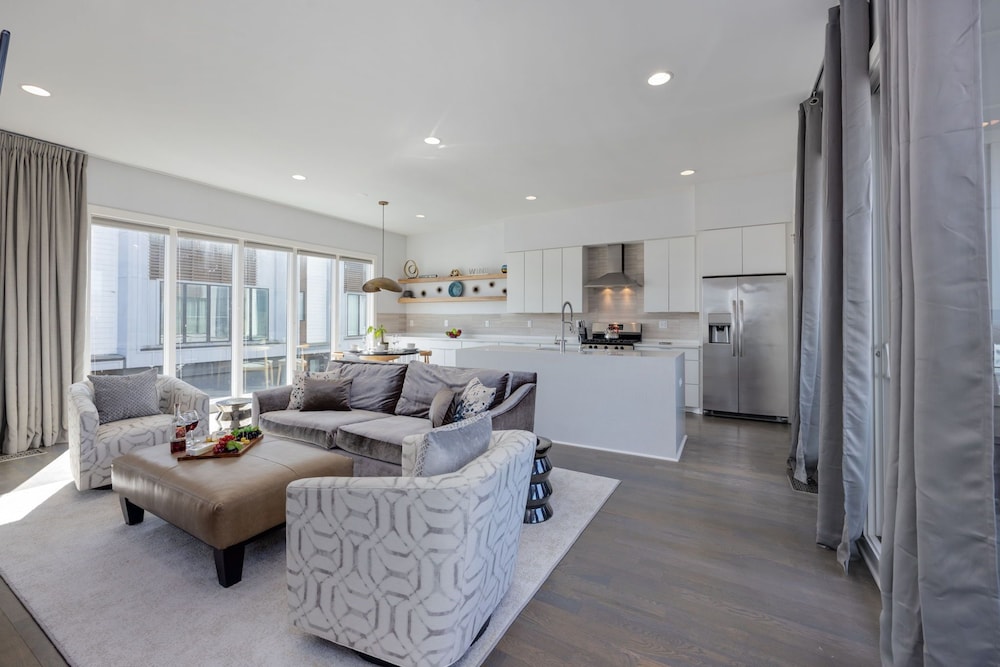 Nashville Notes - Sleeps 8 - Mins to Broadway!